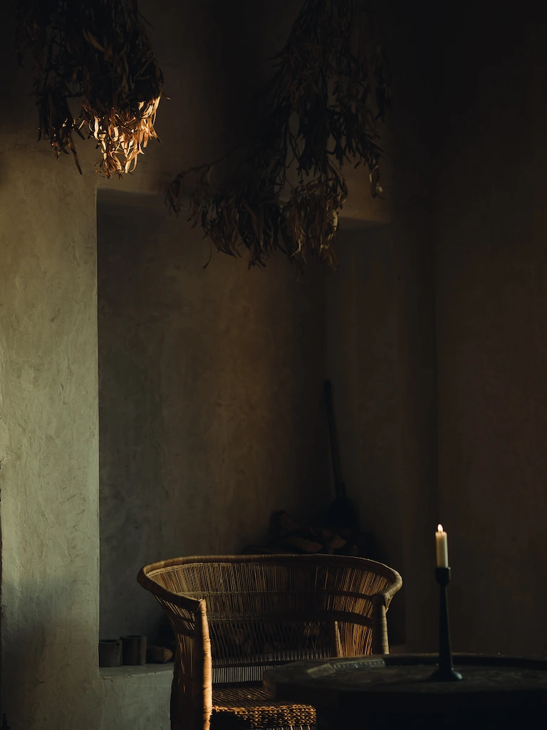 Unveil the beauty of Heenat Salma farm: relax in our handcrafted Majlis, savour meals in our Kitchen, unwind in spacious Lodging, and gather under the stars at our Tea Tent and fireplace. Each corner offers a unique embrace of nature and comfort.